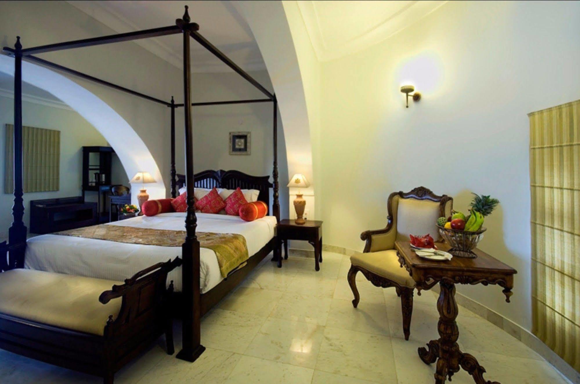 ฟอร์ต ขีจรรลา Hotel Khejarla ภายนอก รูปภาพ