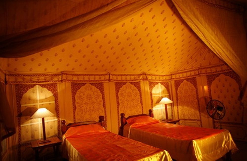 ฟอร์ต ขีจรรลา Hotel Khejarla ภายนอก รูปภาพ