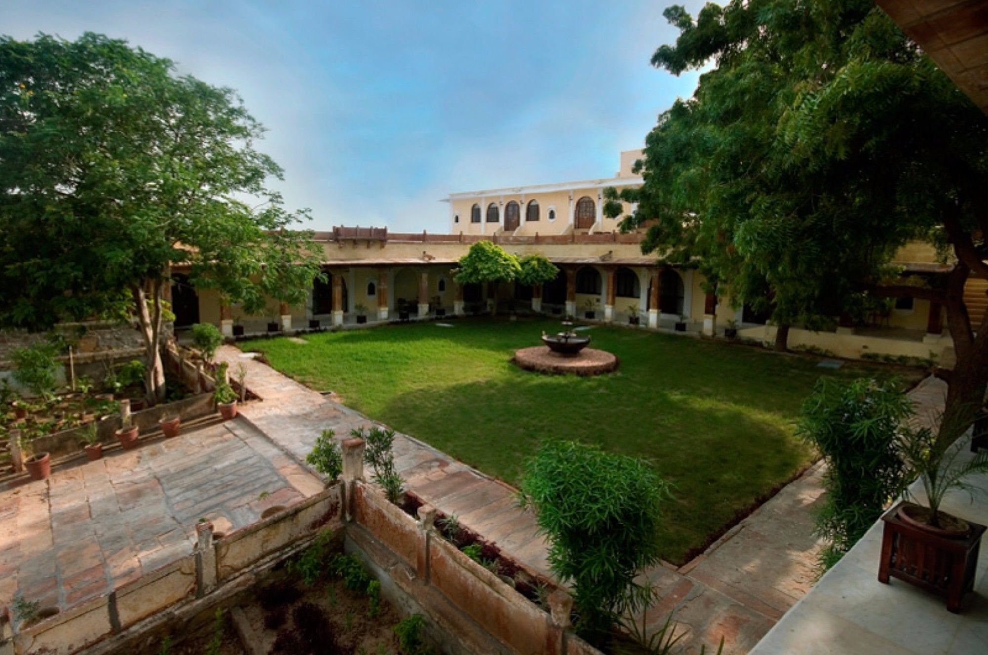 ฟอร์ต ขีจรรลา Hotel Khejarla ภายนอก รูปภาพ