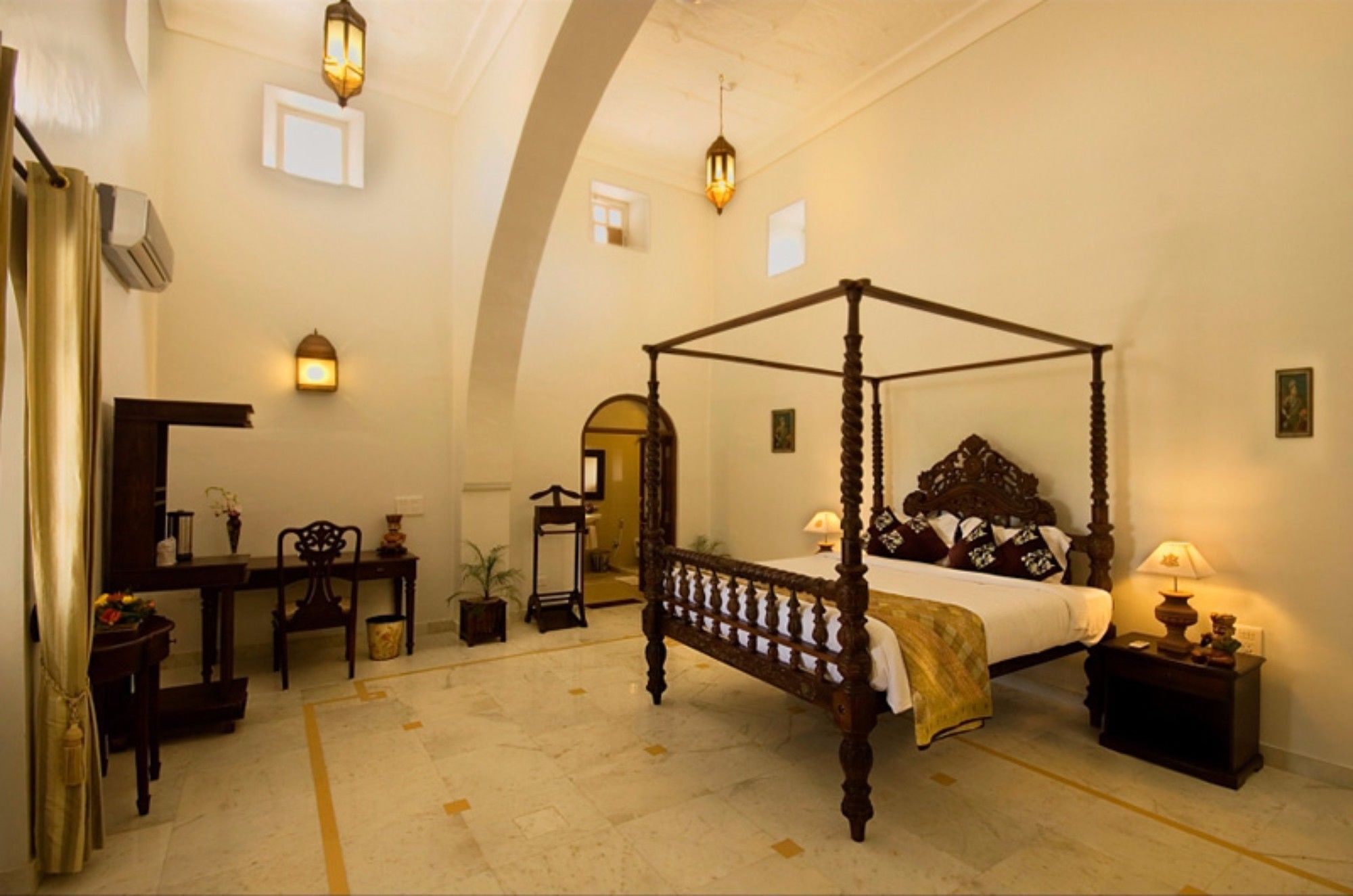 ฟอร์ต ขีจรรลา Hotel Khejarla ภายนอก รูปภาพ