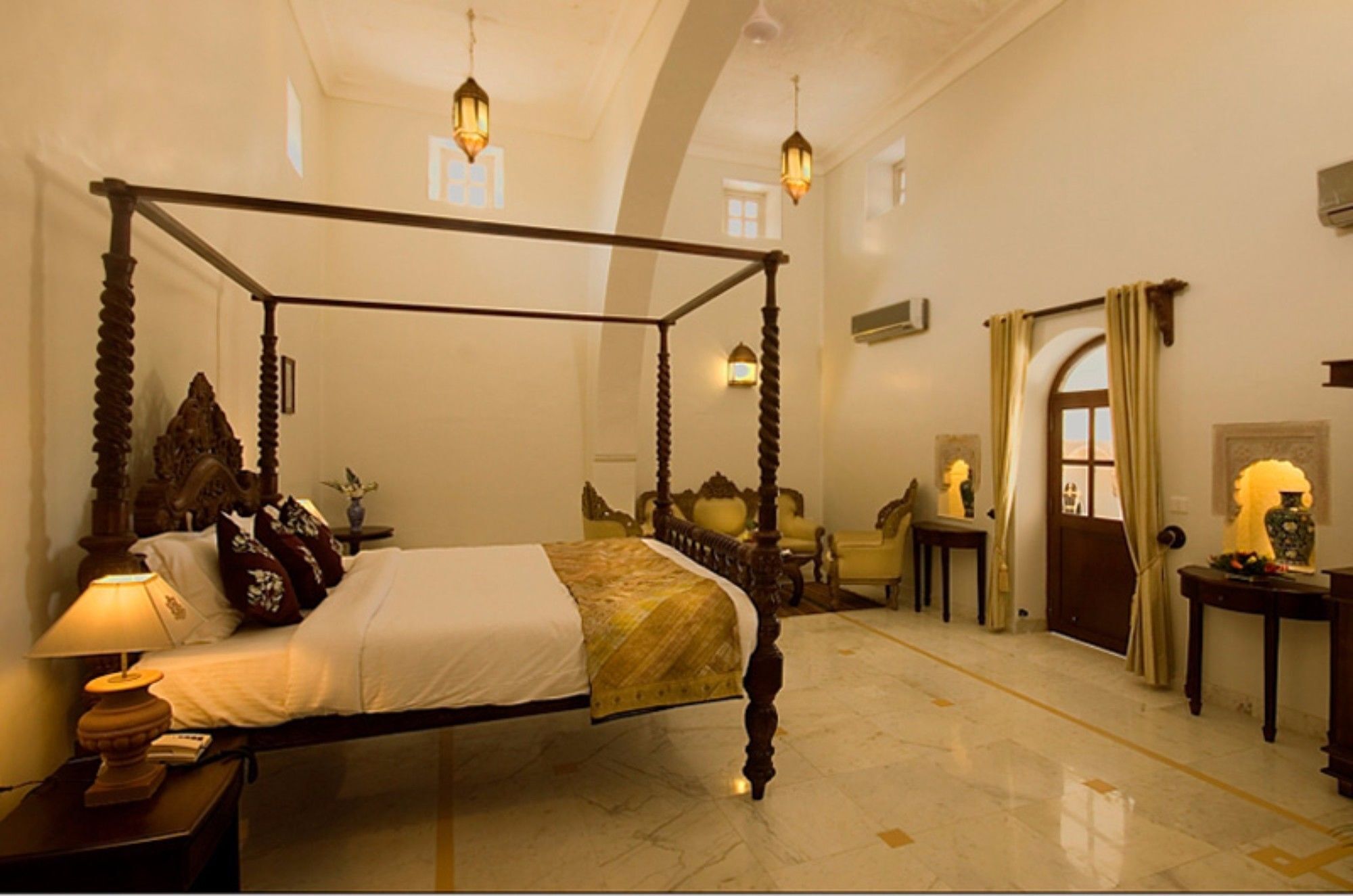 ฟอร์ต ขีจรรลา Hotel Khejarla ภายนอก รูปภาพ