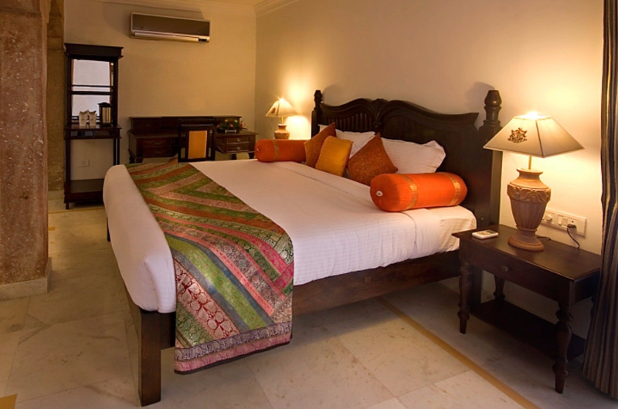 ฟอร์ต ขีจรรลา Hotel Khejarla ภายนอก รูปภาพ